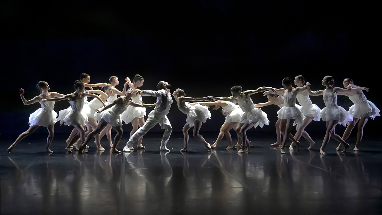 Angelin Preljocaj Swan Lake SFDFF Spring 2022