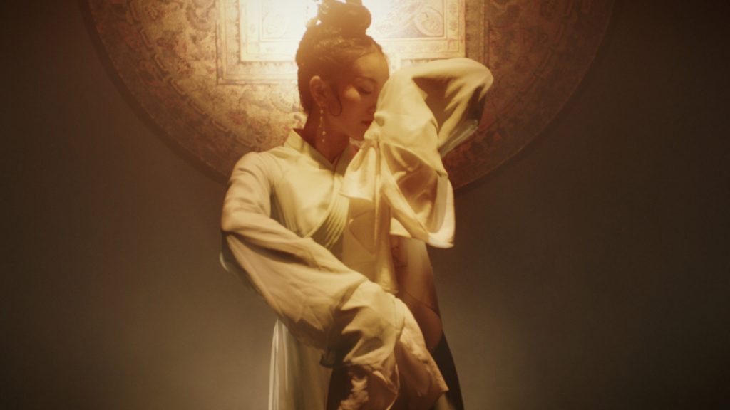 Film still from Unyielding Sleeve by Xudong Wan SFDFF Stage to Screen 2022